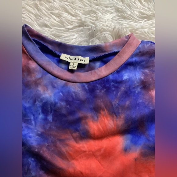 TWO DRESSES - Picture 3 of 5